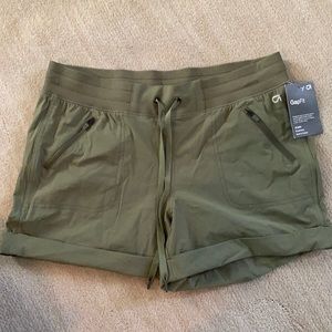 Gap fit quick dry olive shorts NWT